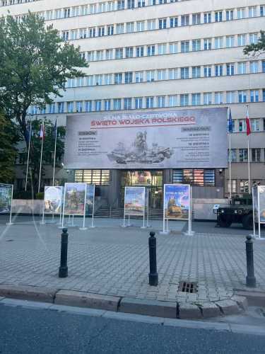 У Варшаві пройшла генеральна репетиція військового параду - INFBusiness