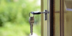 Податок на нерухомість-2023/24: хто, за що і скільки має сплатити за квартиру і будинок до 31 серпня