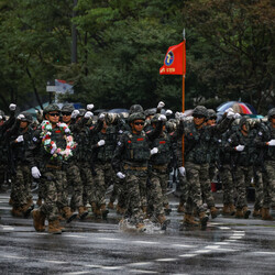 Південна Корея провела військовий парад на тлі ядерних погроз від КНДР - INFBusiness
