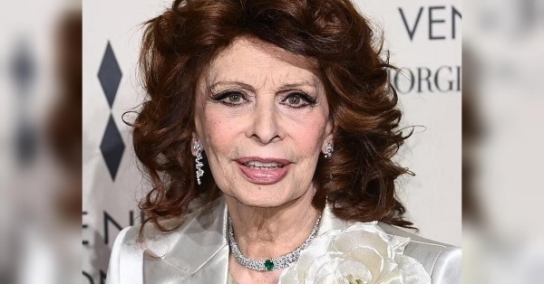 Провели екстрену операцію: Софі Лорен потрапила до лікарні у Швейцарії - INFBusiness