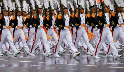 Південна Корея провела військовий парад на тлі ядерних погроз від КНДР - INFBusiness