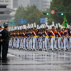 Південна Корея провела військовий парад на тлі ядерних погроз від КНДР - INFBusiness