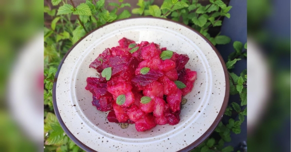 Буряково-картопляний теплий салат: яскравий смак і аромат - INFBusiness