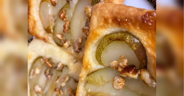 Слойки з грушею, медом і горішками: швидкі ласощі до чаю - INFBusiness