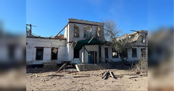 Окупанти вдарили ракетою по гімназії у Нікополі: є загиблі та поранені (фото) - INFBusiness