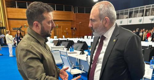 Зеленський уперше зустрівся з Пашиняном - INFBusiness