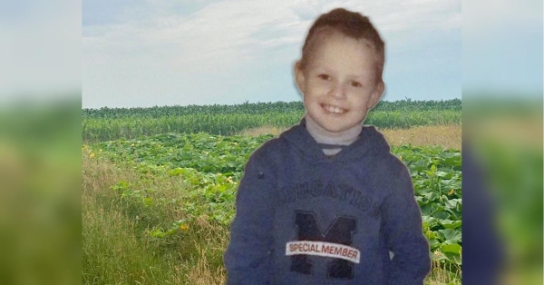 «Мій 8-річний синочок помер у муках через агрофірму»: у Коростені вийшли на протест рідні хлопчика, який отруївся невідомою речовиною - INFBusiness