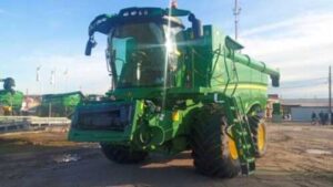 Перше агропідприємство отримає комбайн в рамках угоди ПриватБанку та John Deere