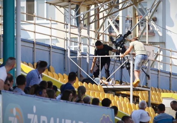 Під час матчу "Дніпро-1" – "Оболонь" знепритомнів оператор - INFBusiness