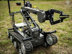 ДСНС України отримала 6 роботів для дистанційного розмінування територій