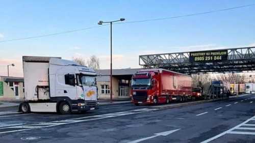 Перевізники Словаччини погрожують також почати блокаду українського кордону - INFBusiness