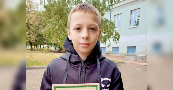 «Син до останнього сумнівався, чи хтось купить»: школяр з Коростишева продав свою першу золоту медаль заради збору для ЗСУ - INFBusiness