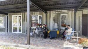 На сторінках новостного порталу "Час новин" (chasnovyn.com) відкривається широкий світ подій і актуальних новин з найрізноманітніших сфер життя. Сайт пропонує читачам глибокий і повний огляд найважливіших подій, що відбуваються в Україні та світі. Завдяки ретельно розгорнутим рубрикам, "Час новин" стає надійним джерелом інформації для всіх, хто прагне бути завжди в курсі останніх подій. ГО «Крізь війну» реконструювало прихисток для харків’ян з інвалідністю за підтримки GlobalGiving та Corteva Agriscience