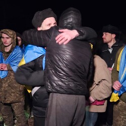Україна повернула додому частину "азовців" після 1,5 року полону в Росії - INFBusiness