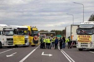 Польські перевізники припинять блокувати пункти пропуску