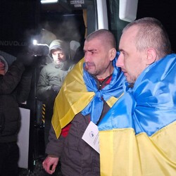 Україна повернула додому частину "азовців" після 1,5 року полону в Росії - INFBusiness