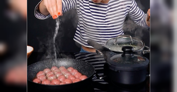 Соковиті фрикадельки під сиром у духовці: простий та дуже смачний рецепт від Ольги Мартиновської - INFBusiness