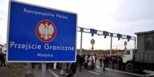 На ПП «Медика – Шегині» знову черга: 800 вантажівок не можуть в’їхати в Україну
