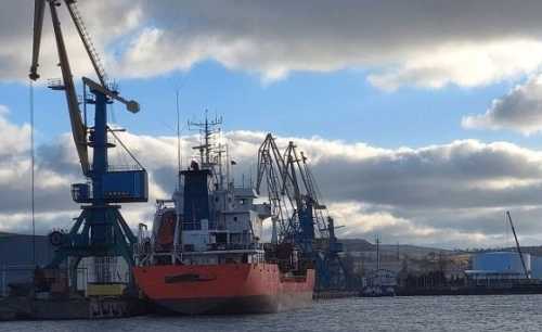 Крадіжка зерна: в Керчі помітили судно-зерновоз, яке приховує свою назву - INFBusiness