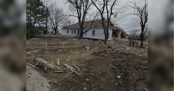 Окупанти накрили вогнем село на Херсонщині: зруйновано будинки переселенців, знищено склад із гуманітаркою (фото) - INFBusiness