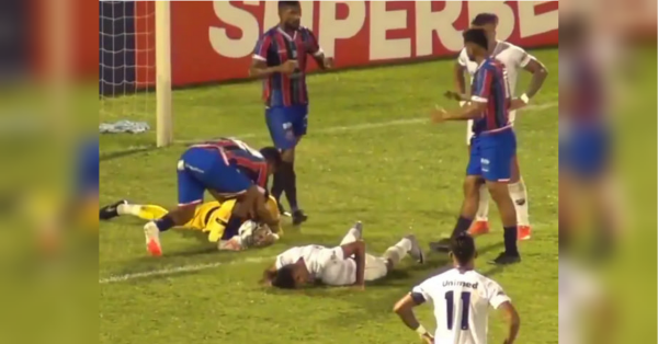 У Бразилії футболіст на 90+5-й хвилині заробив дурнуватий пенальті у свої ворота (відео) - INFBusiness
