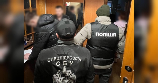 Перевірте ваші долари: шахраї наповнили Західну Україну підробленою валютою (фото) - INFBusiness