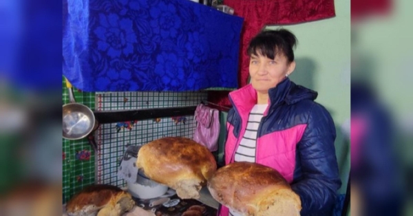«Люди за все життя не встигли б стільки його приготувати, як я за ці два роки»: мати двох бійців «Азову» пече хліб для воїнів - INFBusiness