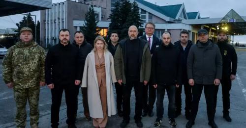 П'ять українських міністрів на чолі зі Шмигалем прибули на кордон, але польська сторона проігнорувала - INFBusiness