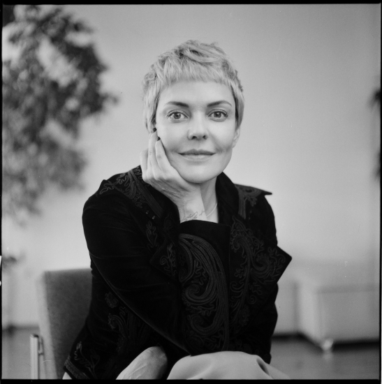 Американський продюсер Девід Джанк запустив подкаст Art During Wartime, в якому розповідатиме американцям про сучасну українську культуру. Його перші герої – арткураторка Катя Тейлор, репер Otoy і комік Антон Тимошенко. Джанк – експрезидент Universal Music East Europe. Наразі він керує мережею магазинів Bang & Olufsen у США. Як він збирається зацікавити американців подкастом про українських креативників Катя Тейлор