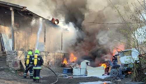 Понад 20 рятувальників та сім машин гасили пожежу в Олександрії (ФОТО) - INFBusiness