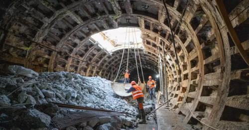 Фото: КМДА/Михайло Криволапов На аварійній частині "синьої" гілки київського метро розкрили тунель - INFBusiness