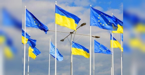 Україна вже підписала безпекові угоди з низкою провідних країн Заходу. За повідомленням ЗМІ, Європейський Союз погодив гарантії безпеки для України. Заходи забезпечують політичну, військову та економічну підтримку країни, яка зазнала нападу з боку росії, повідомляє Welt am Sonntag, посилаючись на конфіденційний проєкт безпекових зобов'язань, узгоджений відповідальними послами ЄС. Згідно з проєктом, зобов'язання діятимуть до вступу України в ЄС і НАТО, пише T-online. ЄС хоче надати Україні гарантії безпеки: що про це відомо - INFBusiness