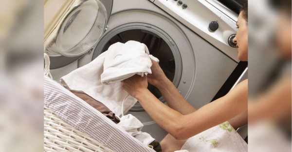 Достатньо двох столових ложок: як сіль допоможе гарно випрати одяг та білизну - INFBusiness