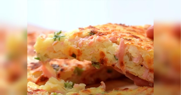 Рецепт смачної вечері від красуні-блогерки FooDee: просто візьміть картоплю, яйця і трохи ковбаси (відео) - INFBusiness