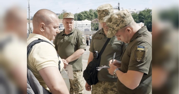 Повістку можете не брати: названо умову, за якої чоловік має право відмовитись від розмови з представниками ТЦК