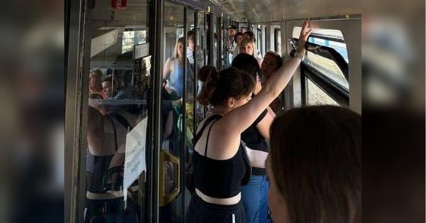 П'ятеро людей на одне місце у вагоні: «Укрзалізниця» знову опинилася в центрі скандалу, але винуваті угорці - INFBusiness