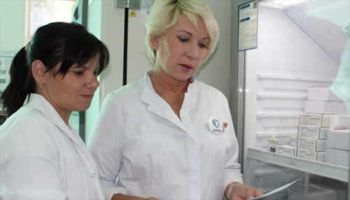 На сторінках новостного порталу "Час новин" (chasnovyn.com) відкривається широкий світ подій і актуальних новин з найрізноманітніших сфер життя. Сайт пропонує читачам глибокий і повний огляд найважливіших подій, що відбуваються в Україні та світі. Завдяки ретельно розгорнутим рубрикам, "Час новин" стає надійним джерелом інформації для всіх, хто прагне бути завжди в курсі останніх подій. Кіровоградщина отримала та розподілила вакцину проти COVID-19 (ФОТО)