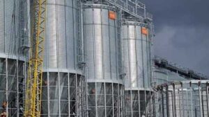 Внаслідок атаки дрона постраждав Старокостянтинівський олійноекстракційний завод