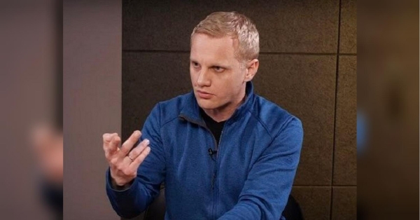 Антикорупціонер Віталій Шабунін фактично визнав, що листи про його відрядження з армії до НАЗК були фіктивними. Про це пише журналіст Володимир Бойко на своїй сторінці у соцмережі. Шабунін фактично підтвердив, що його «відрядження» до НАЗК були фіктивними, — Бойко - INFBusiness