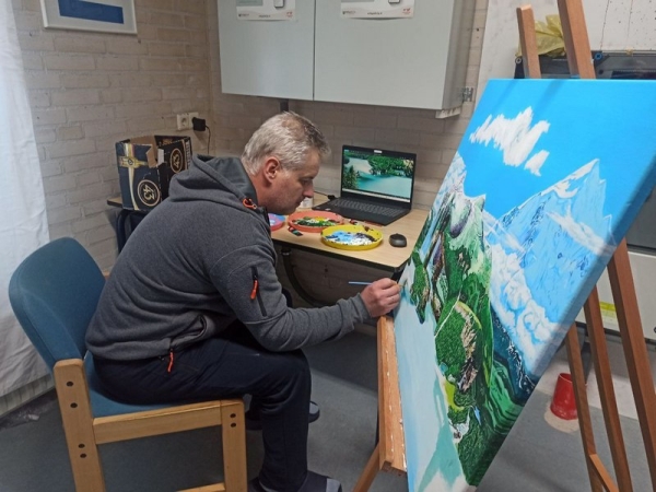 Рома з Надею не чують, але добре відчувають одне одного: історія пари з вадами слуху, яка евакуювалася до Нідерландів та налагоджує там життя - INFBusiness