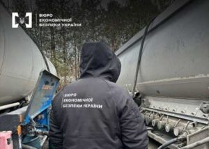 У Чернівецькій області викрили шахраїв, які продавали бензин, змішаний з газовим конденсатом