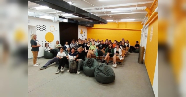 «Порозлягалися, як пани, і вчимося»: під Полтавою для сільських ліцеїстів обладнали незвичайне захисне укриття - INFBusiness