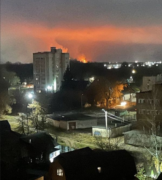 В російському Брянську вночі пролунали вибухи й сталася пожежа: дрони атакували військову частину - INFBusiness