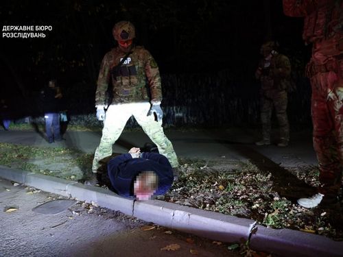 Кайданки для «Саші Браслєта» і його дружка-поліціянта, які чіплялися до дівчини в ресторані й побили її хлопця: деталі гучного скандалу в Полтаві - INFBusiness