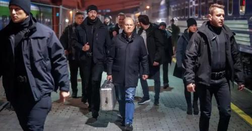 Шольц розсекретив зміст валізи, з якою прибув до Києва - INFBusiness
