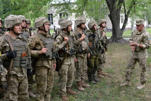 «Наразі російська армія диктує нам умови, але не вважаю, що вже настав час констатувати факт, що Україна програє», — Віктор Муженко - INFBusiness