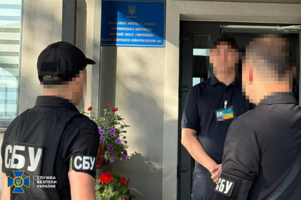 СБУ влаштувала «шмон» на чотирьох митницях: із чим це пов'язано та що з'ясувалося (фото) - INFBusiness