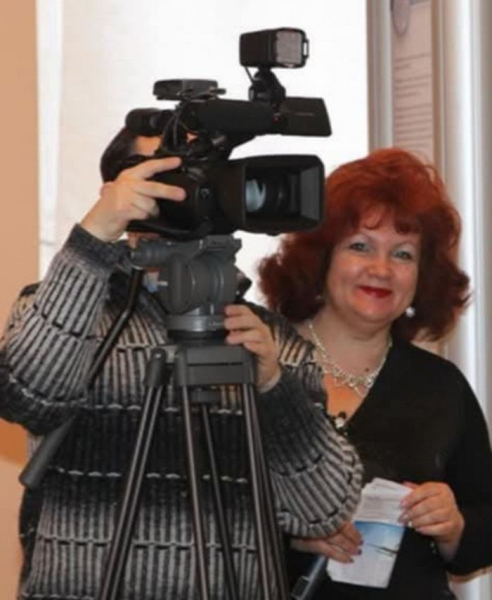 «Я брала інтерв’ю у шести президентів України, а зараз порпаюся на барахолках за 2000 км від дому»: чим займаються українські біженці за кордоном - INFBusiness