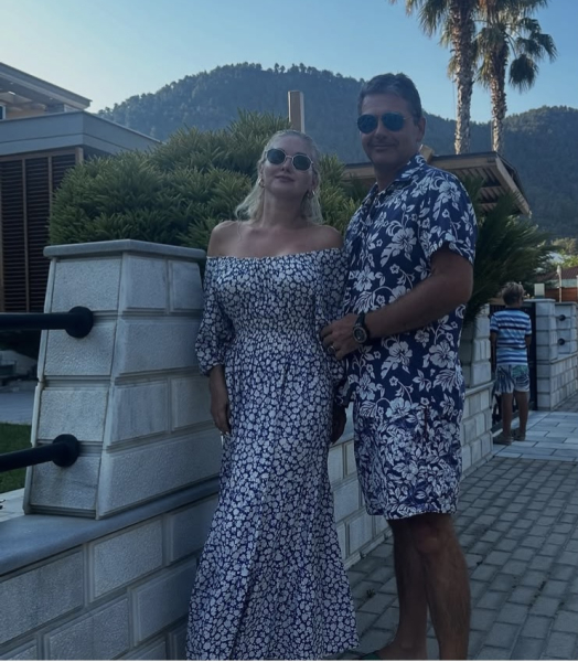 Ідеальне місце: популярна співачка вразила світлинами у купальнику - INFBusiness