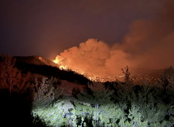 Анталія у вогні: Туреччину, яка страждає від 50-градусної спеки, охопили нові лісові пожежі (фото, відео) - INFBusiness